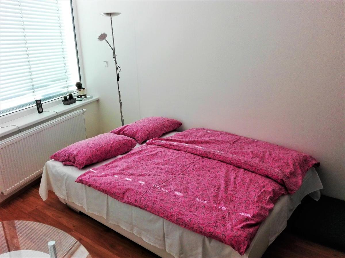 New Apartment With Garage Parking Брно Екстер'єр фото