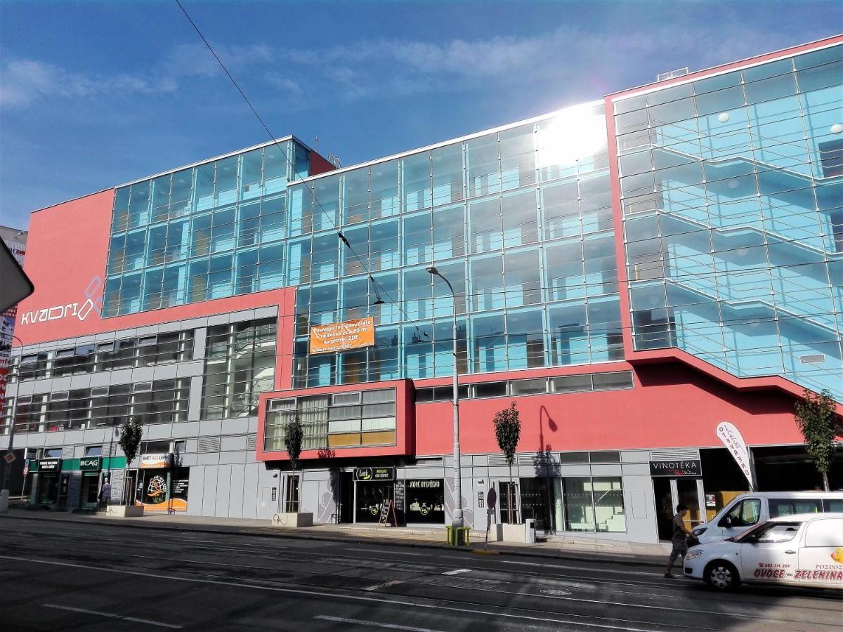 New Apartment With Garage Parking Брно Екстер'єр фото
