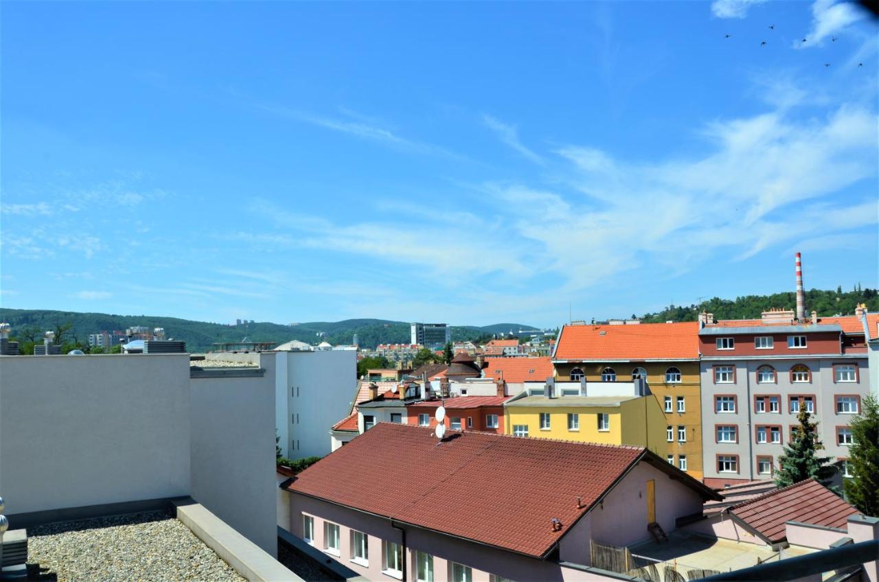 New Apartment With Garage Parking Брно Екстер'єр фото
